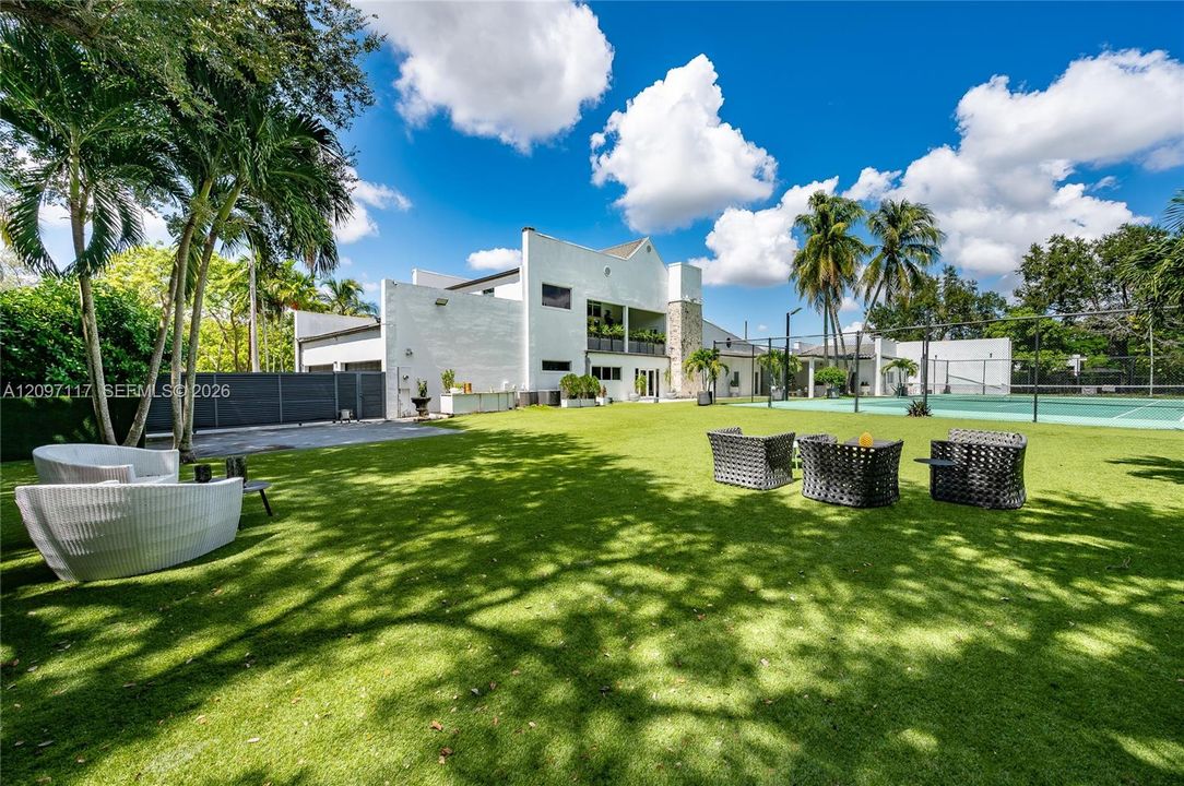 For Sale: $4,290,000 (6 beds, 6 baths, 6062 Square Feet)