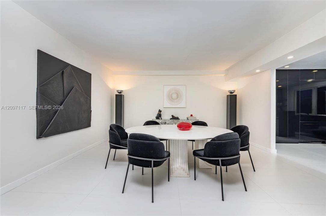 For Sale: $4,290,000 (6 beds, 6 baths, 6062 Square Feet)