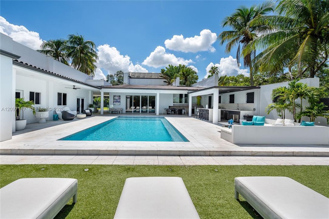For Sale: $4,290,000 (6 beds, 6 baths, 6062 Square Feet)