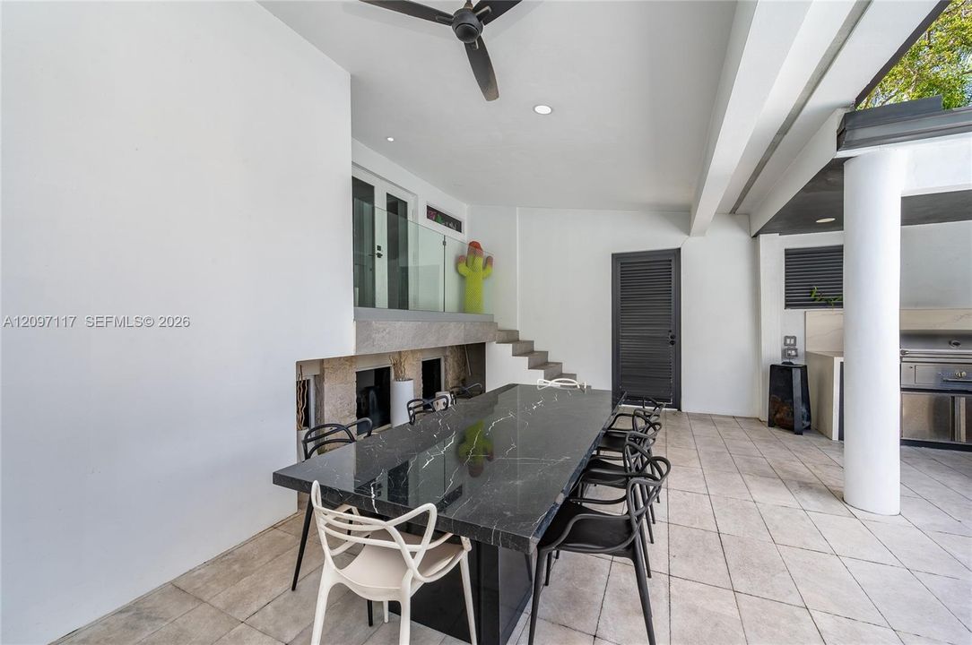 For Sale: $4,290,000 (6 beds, 6 baths, 6062 Square Feet)