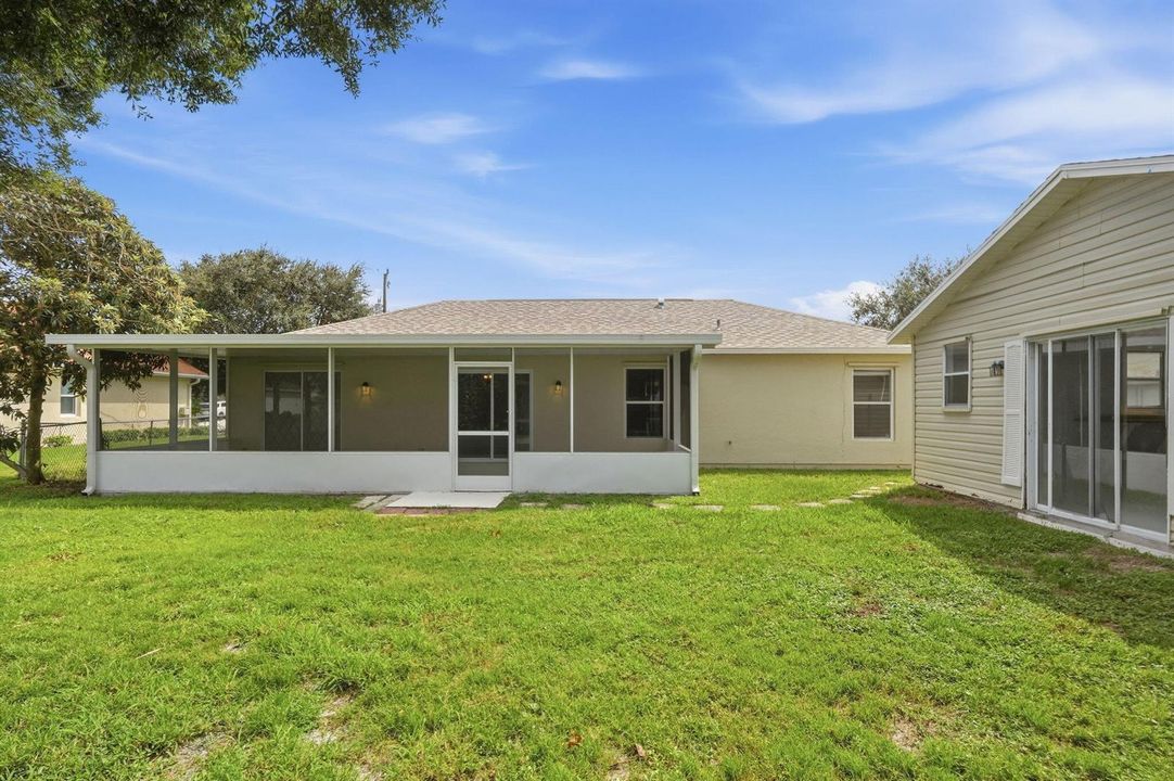 41-web-or-mls-453_SW_Columbus_Dr_08999