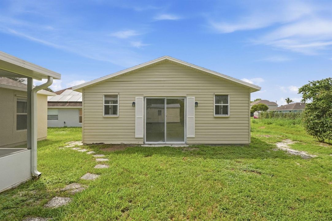 45-web-or-mls-453_SW_Columbus_Dr_09023