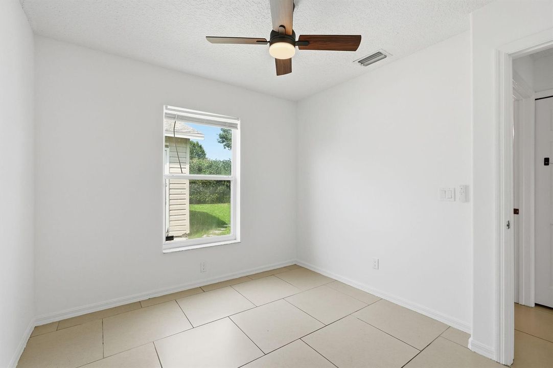 17-web-or-mls-453_SW_Columbus_Dr_09083