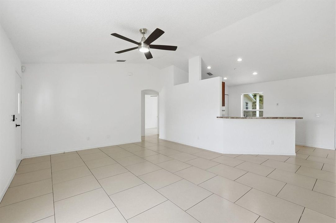 21-web-or-mls-453_SW_Columbus_Dr_09101
