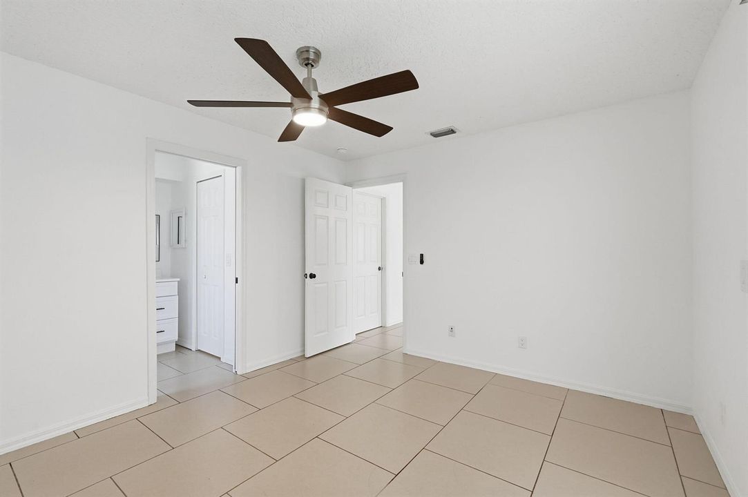 3-web-or-mls-453_SW_Columbus_Dr_09038