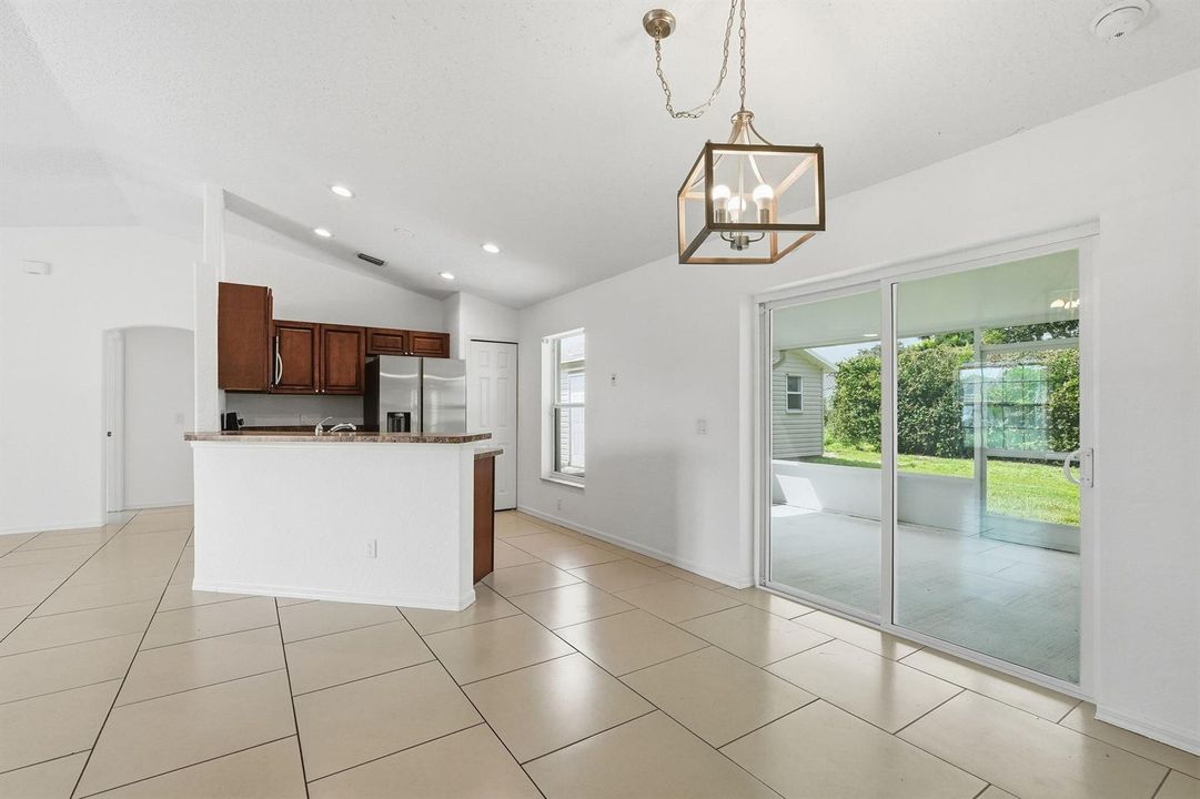 24-web-or-mls-453_SW_Columbus_Dr_09113