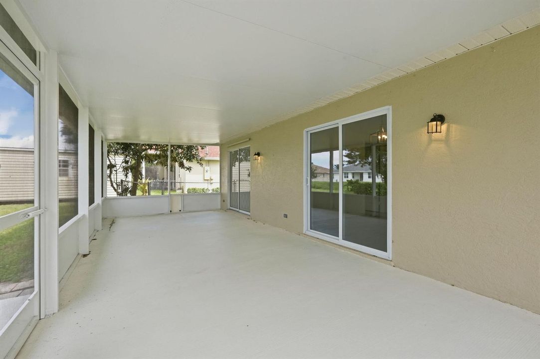 39-web-or-mls-453_SW_Columbus_Dr_08993
