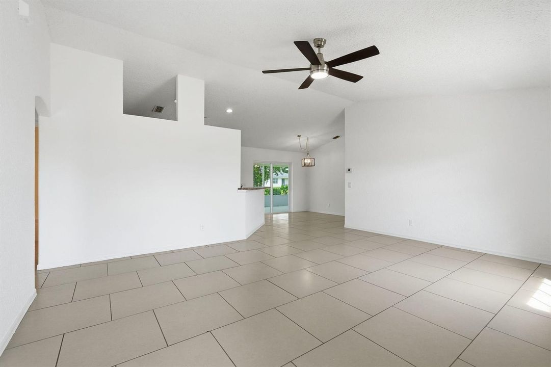 19-web-or-mls-453_SW_Columbus_Dr_09089