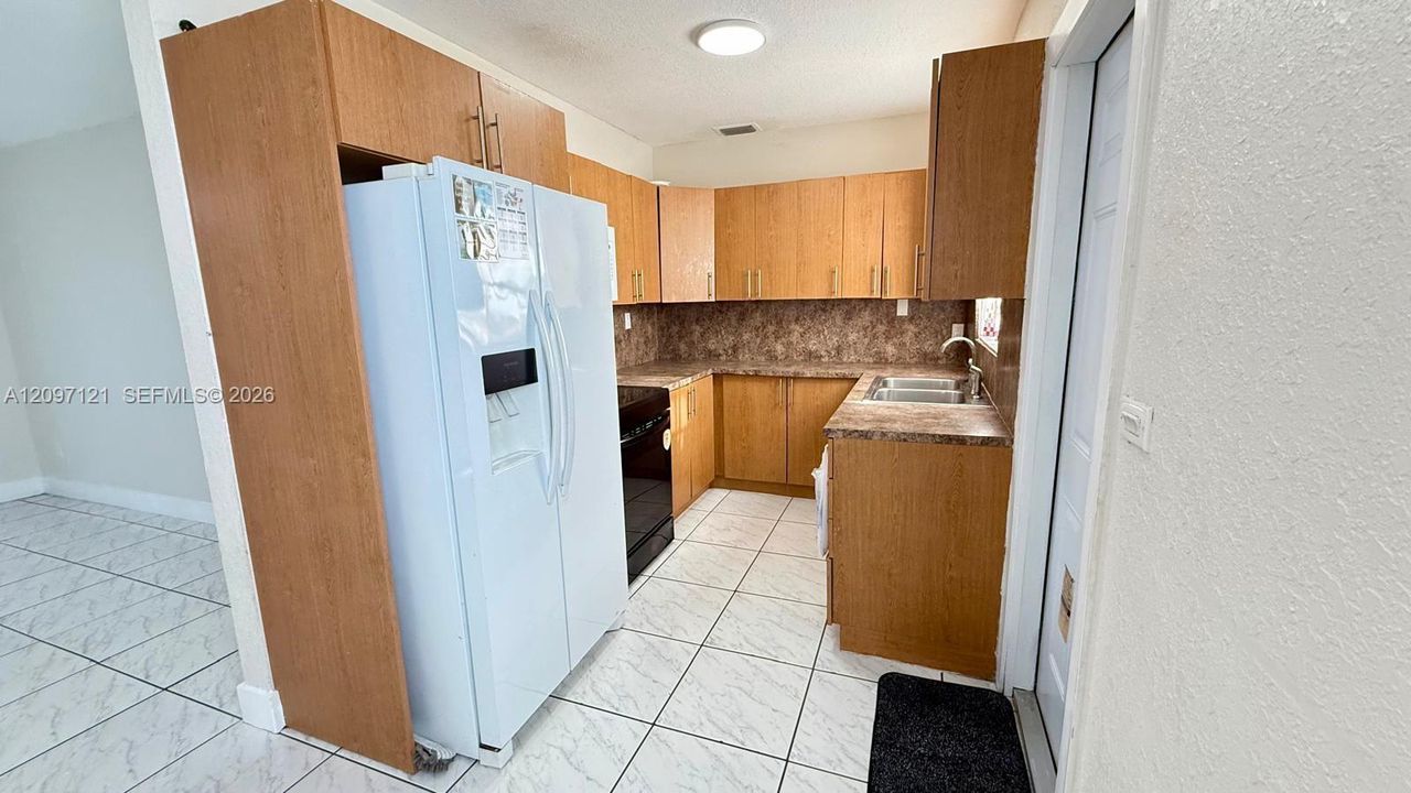 En Renta: $3,900 (4 camas, 2 baños, 1248 Pies cuadrados)