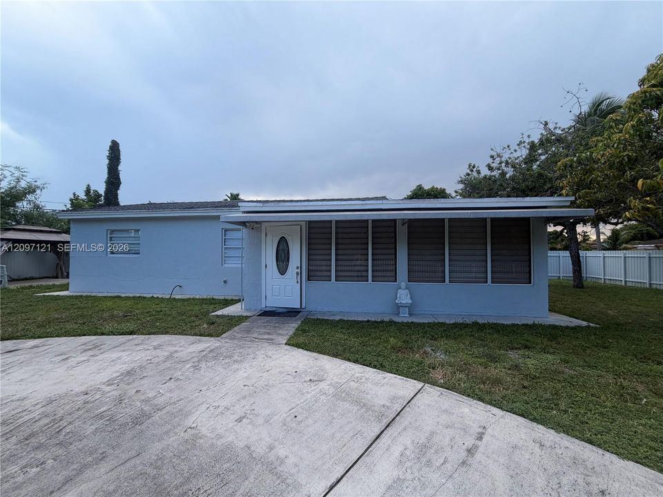 En Renta: $3,900 (4 camas, 2 baños, 1248 Pies cuadrados)