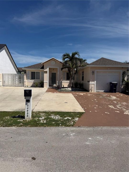 For Rent: $4,000 (3 beds, 2 baths, 1307 Square Feet)