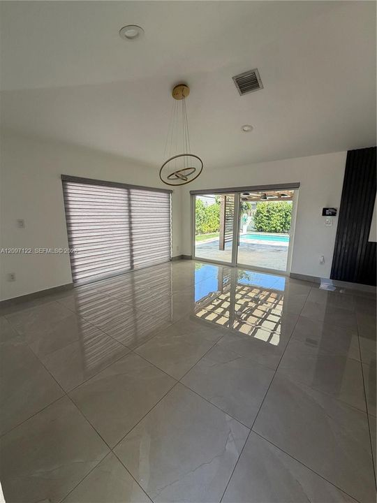 For Rent: $4,000 (3 beds, 2 baths, 1307 Square Feet)