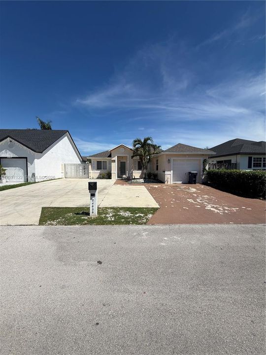 For Rent: $4,000 (3 beds, 2 baths, 1307 Square Feet)