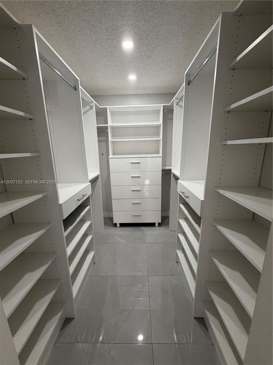 For Rent: $4,000 (3 beds, 2 baths, 1307 Square Feet)
