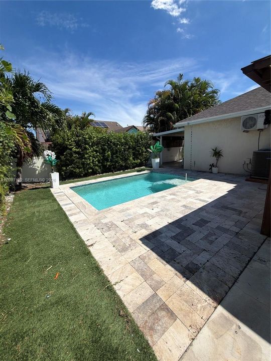For Rent: $4,000 (3 beds, 2 baths, 1307 Square Feet)
