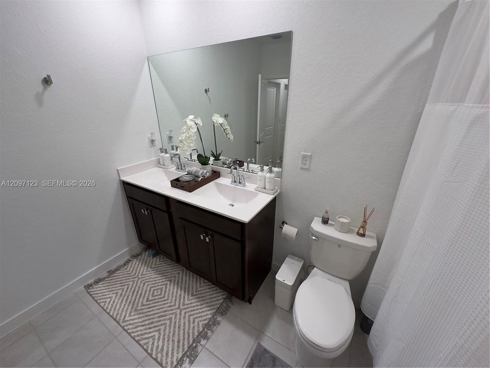 For Rent: $3,200 (4 beds, 2 baths, 1826 Square Feet)