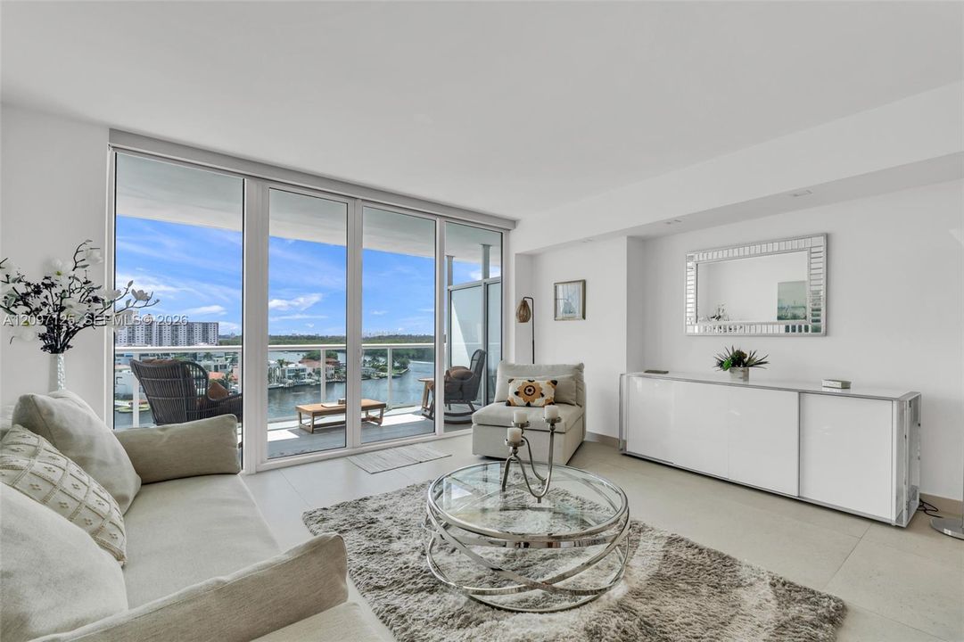 For Sale: $999,999 (2 beds, 3 baths, 1753 Square Feet)