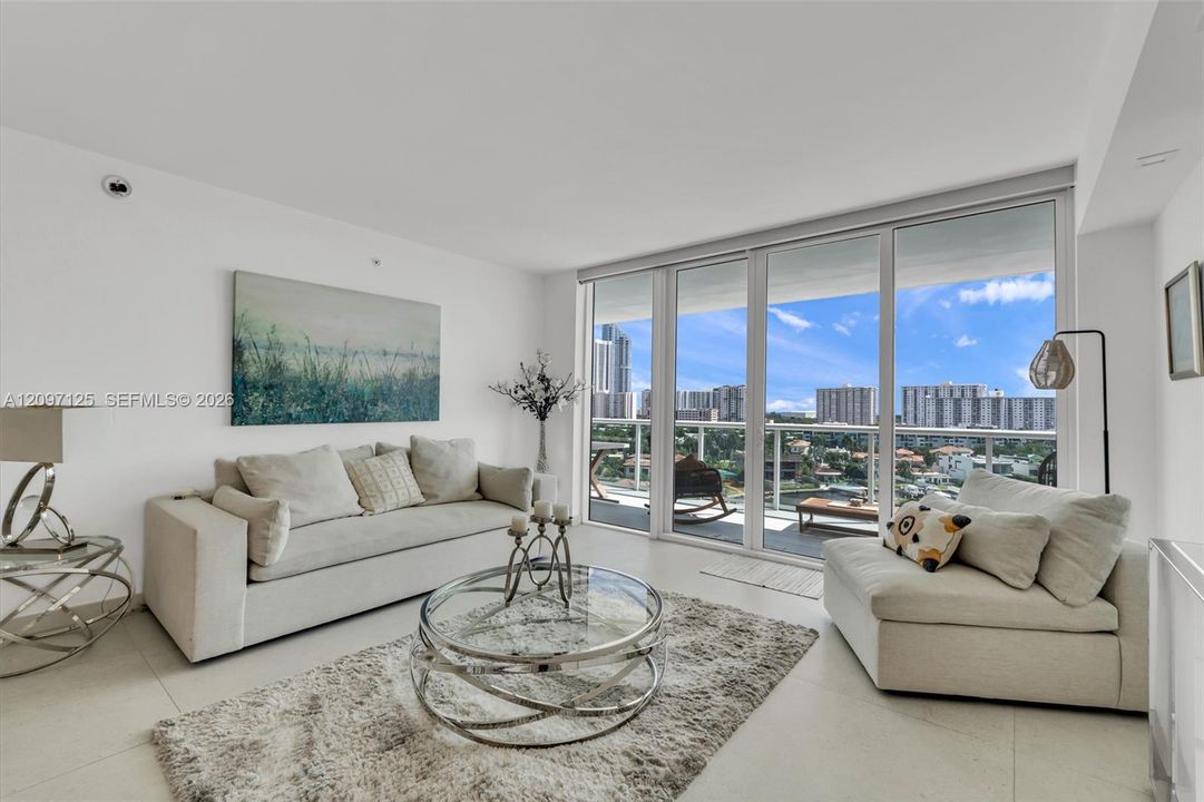 For Sale: $999,999 (2 beds, 3 baths, 1753 Square Feet)