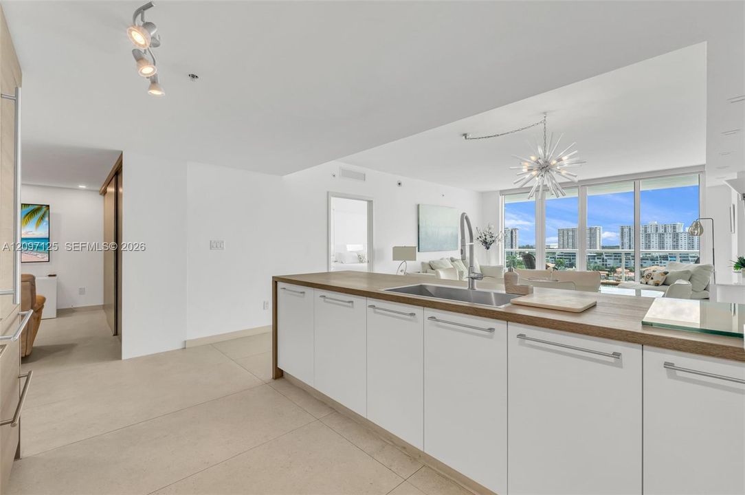 For Sale: $999,999 (2 beds, 3 baths, 1753 Square Feet)