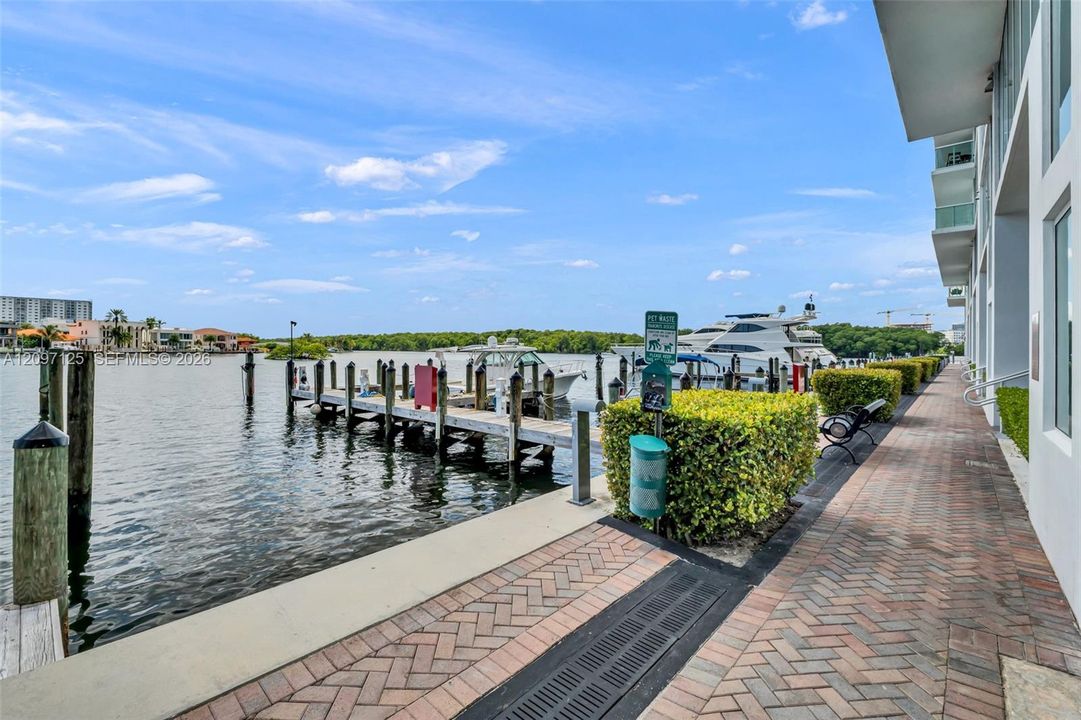 For Sale: $999,999 (2 beds, 3 baths, 1753 Square Feet)