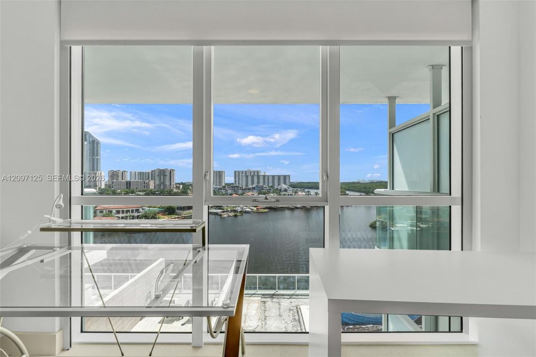 For Sale: $999,999 (2 beds, 3 baths, 1753 Square Feet)