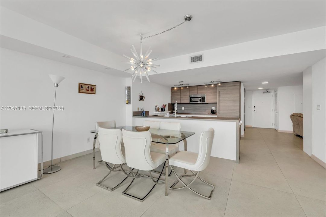 For Sale: $999,999 (2 beds, 3 baths, 1753 Square Feet)