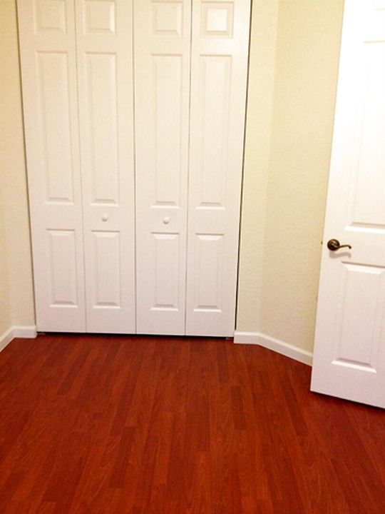 19_master-room-2-closet