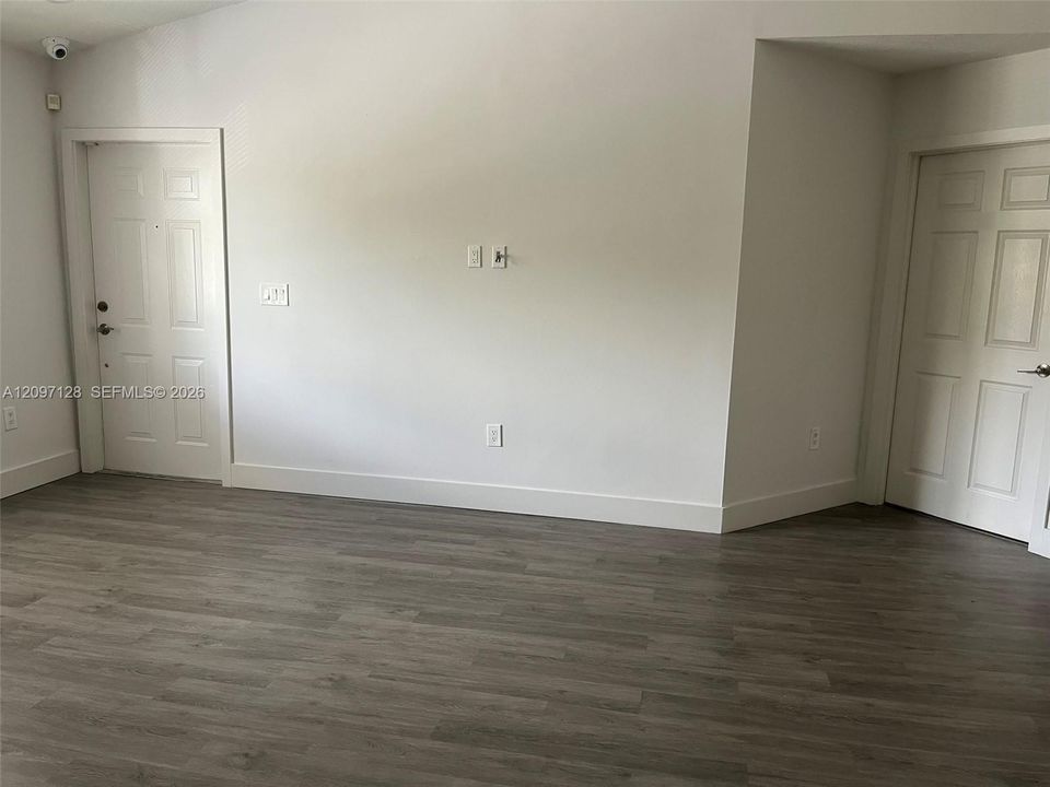 For Rent: $2,750 (3 beds, 2 baths, 1420 Square Feet)