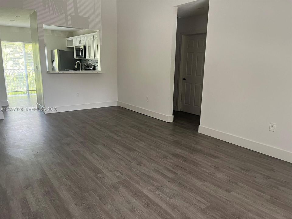 For Rent: $2,750 (3 beds, 2 baths, 1420 Square Feet)