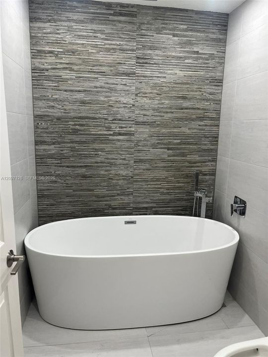 For Rent: $2,750 (3 beds, 2 baths, 1420 Square Feet)