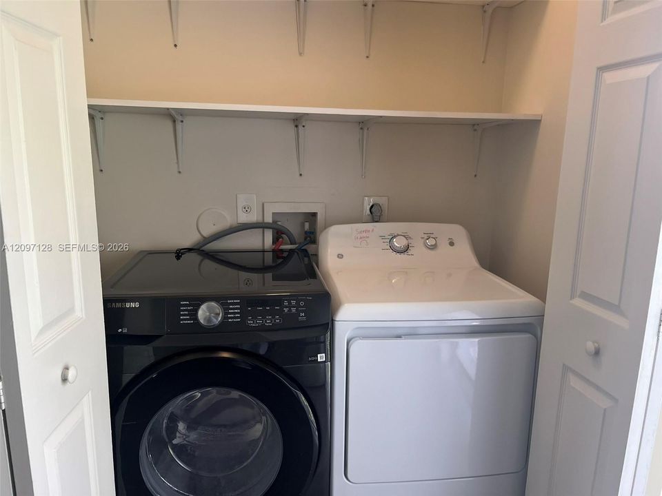 For Rent: $2,750 (3 beds, 2 baths, 1420 Square Feet)