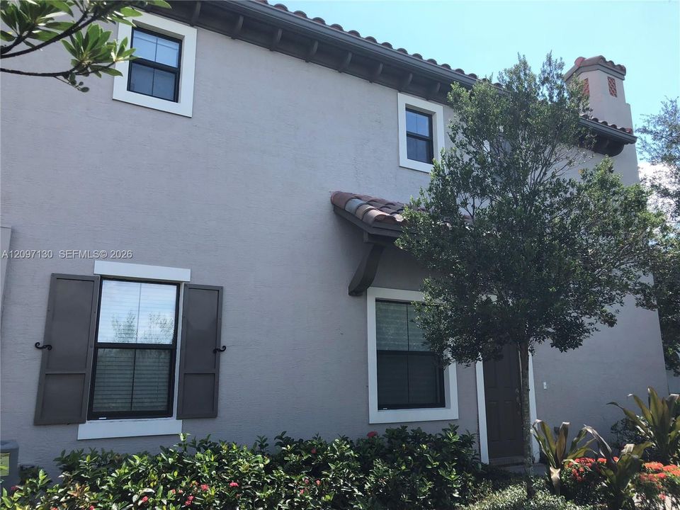 For Rent: $3,800 (3 beds, 2 baths, 1500 Square Feet)