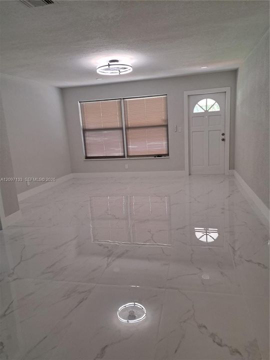 En Venta: $639,900 (4 camas, 2 baños, 2404 Pies cuadrados)