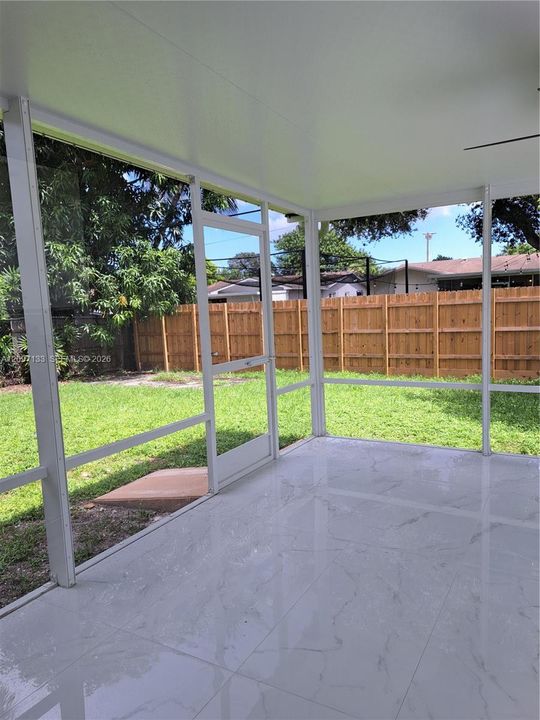 En Venta: $639,900 (4 camas, 2 baños, 2404 Pies cuadrados)