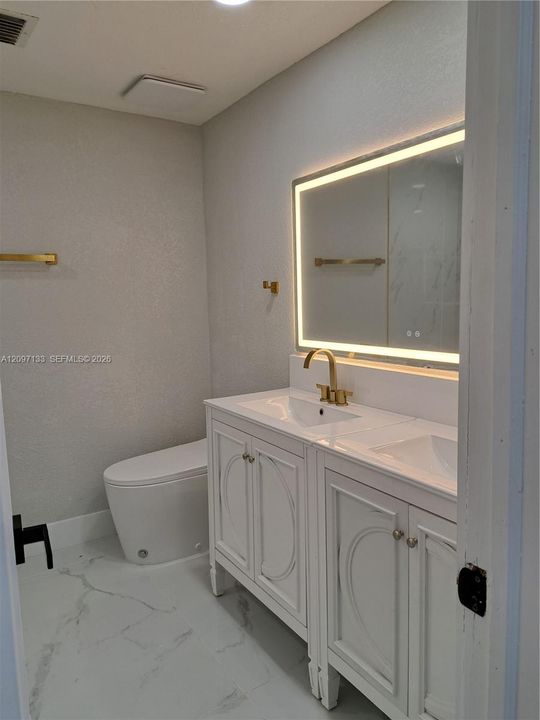 En Venta: $639,900 (4 camas, 2 baños, 2404 Pies cuadrados)