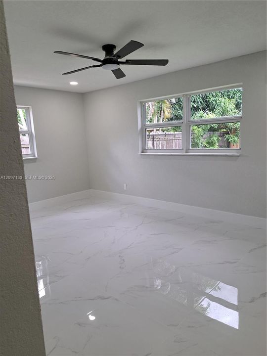 En Venta: $639,900 (4 camas, 2 baños, 2404 Pies cuadrados)