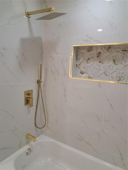 En Venta: $639,900 (4 camas, 2 baños, 2404 Pies cuadrados)