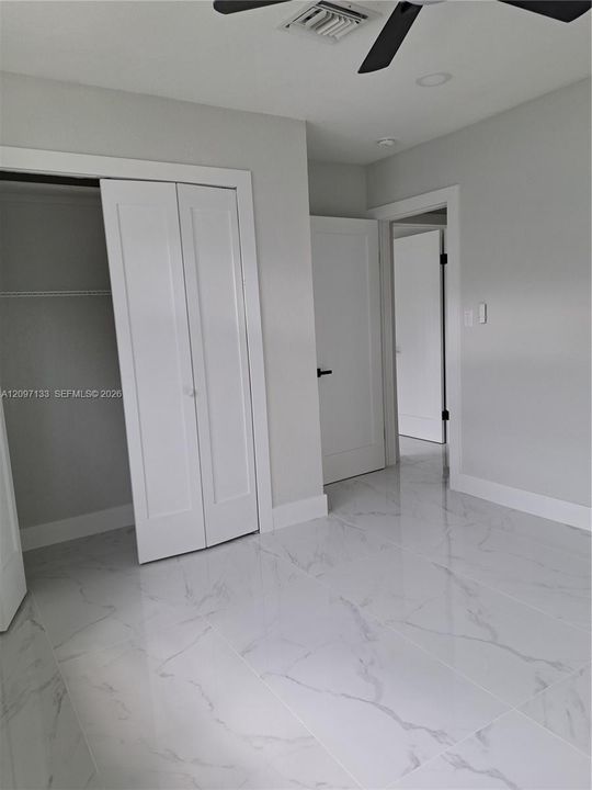 En Venta: $639,900 (4 camas, 2 baños, 2404 Pies cuadrados)