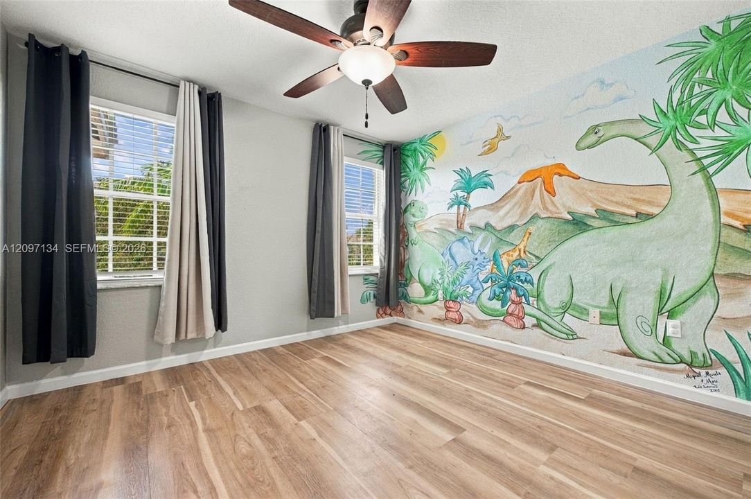 For Rent: $4,900 (5 beds, 3 baths, 2637 Square Feet)