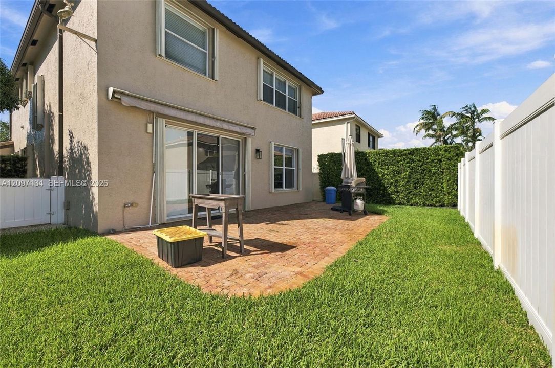 For Rent: $4,900 (5 beds, 3 baths, 2637 Square Feet)