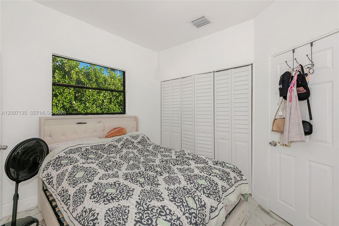 En Venta: $499,900 (3 camas, 2 baños, 1561 Pies cuadrados)