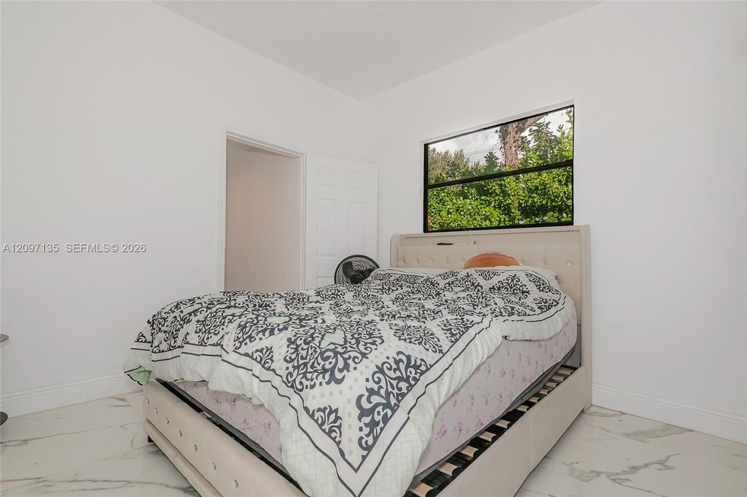 En Venta: $499,900 (3 camas, 2 baños, 1561 Pies cuadrados)