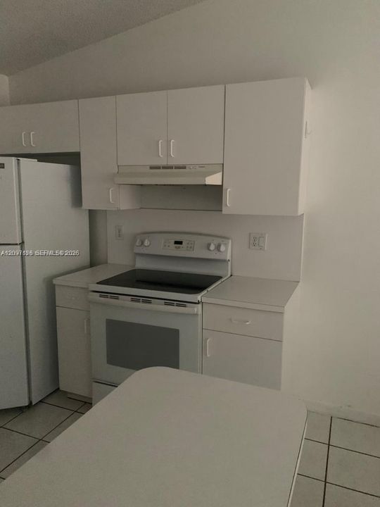 For Rent: $2,250 (2 beds, 2 baths, 857 Square Feet)