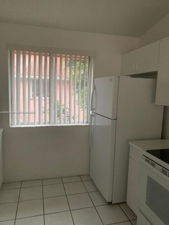 For Rent: $2,250 (2 beds, 2 baths, 857 Square Feet)
