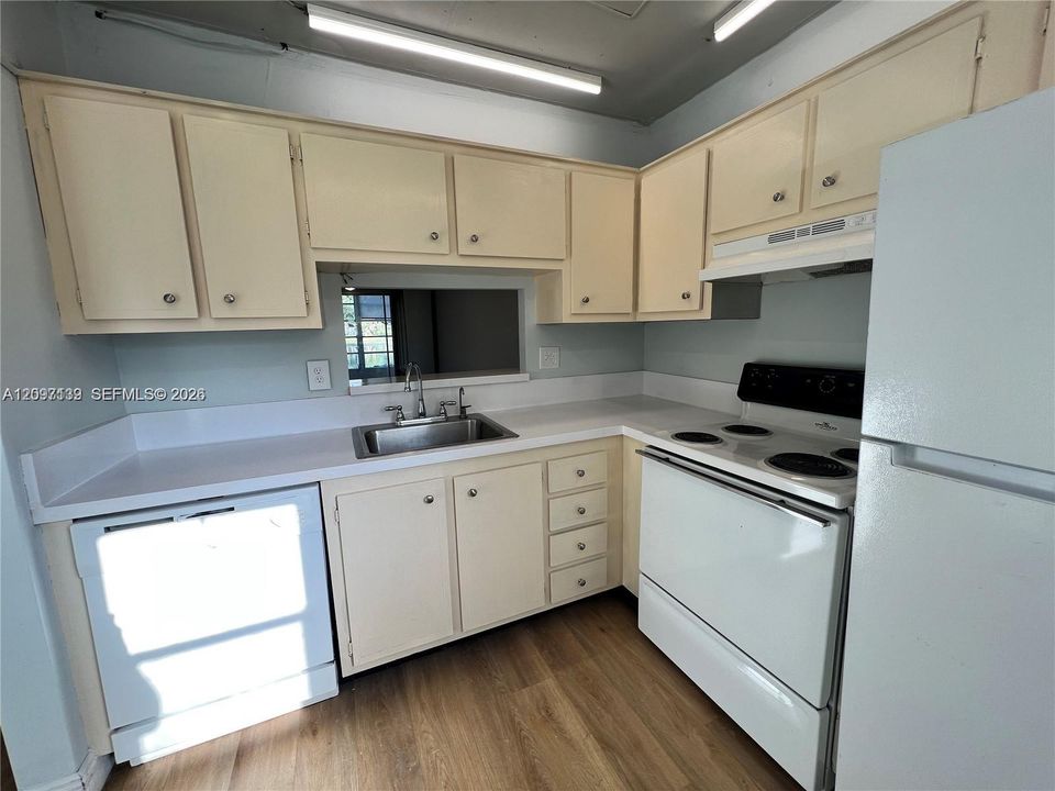En Venta: $100,000 (2 camas, 2 baños, 944 Pies cuadrados)
