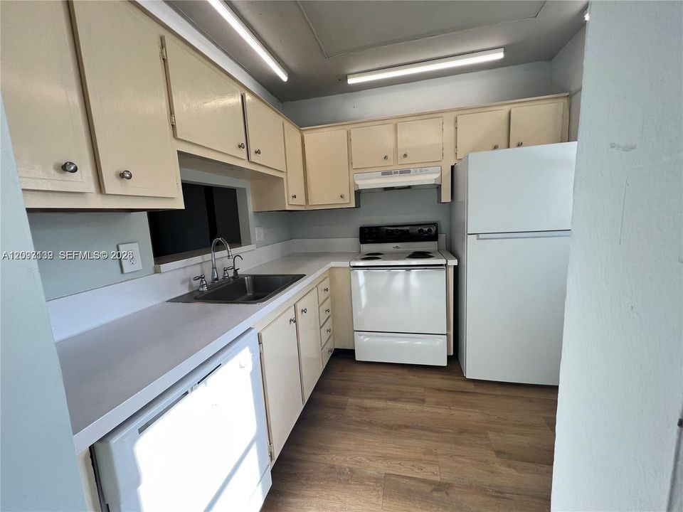 En Venta: $100,000 (2 camas, 2 baños, 944 Pies cuadrados)