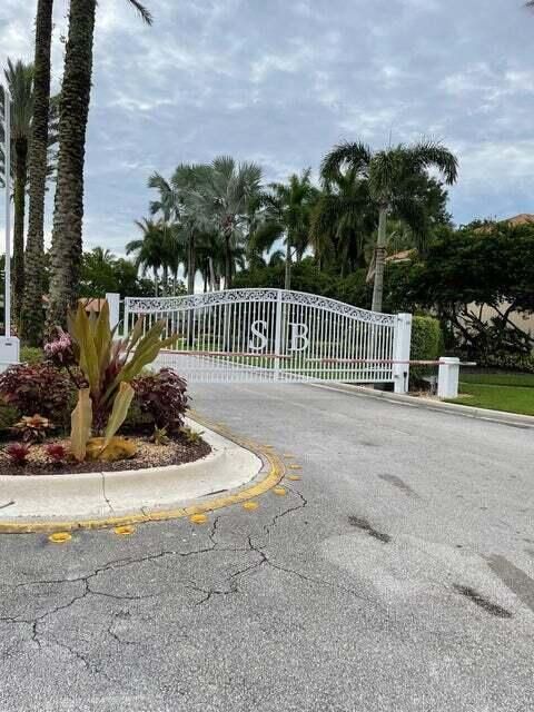 FRONT GATE