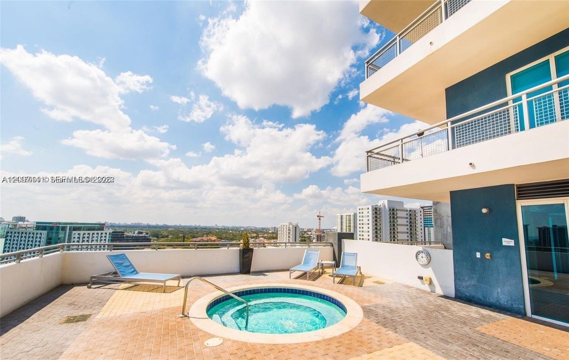 For Sale: $625,000 (2 beds, 2 baths, 1148 Square Feet)
