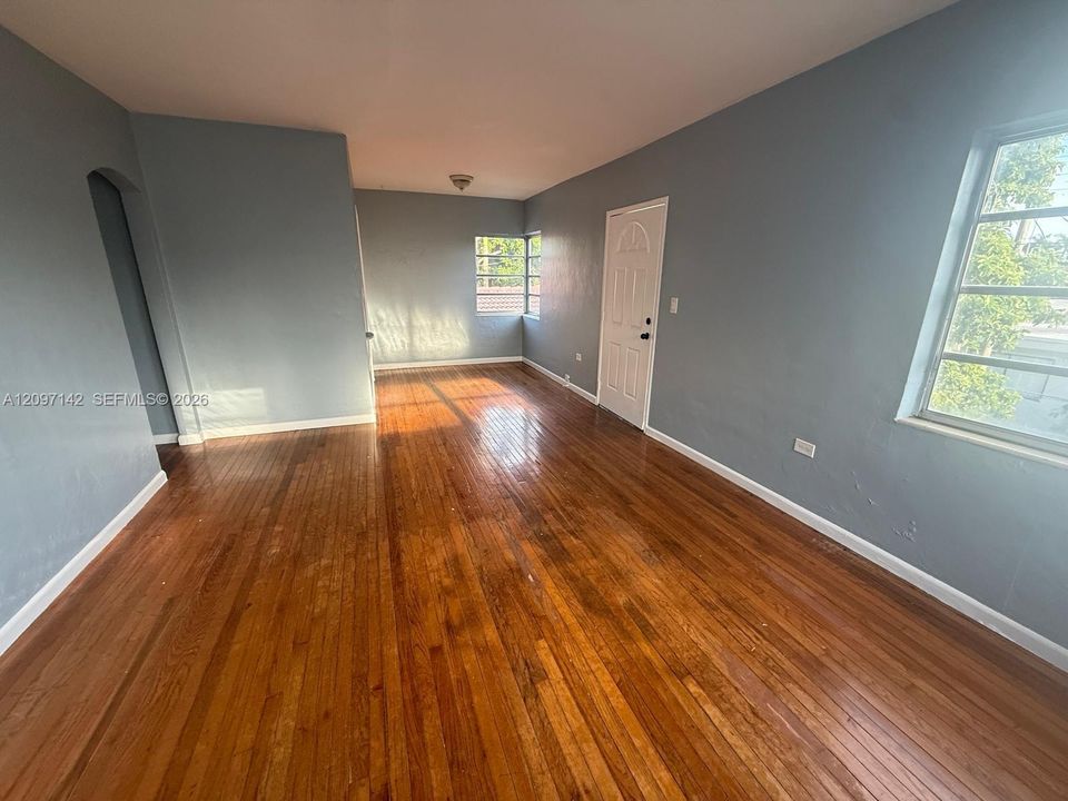 En Renta: $1,900 (1 camas, 1 baños, 2792 Pies cuadrados)