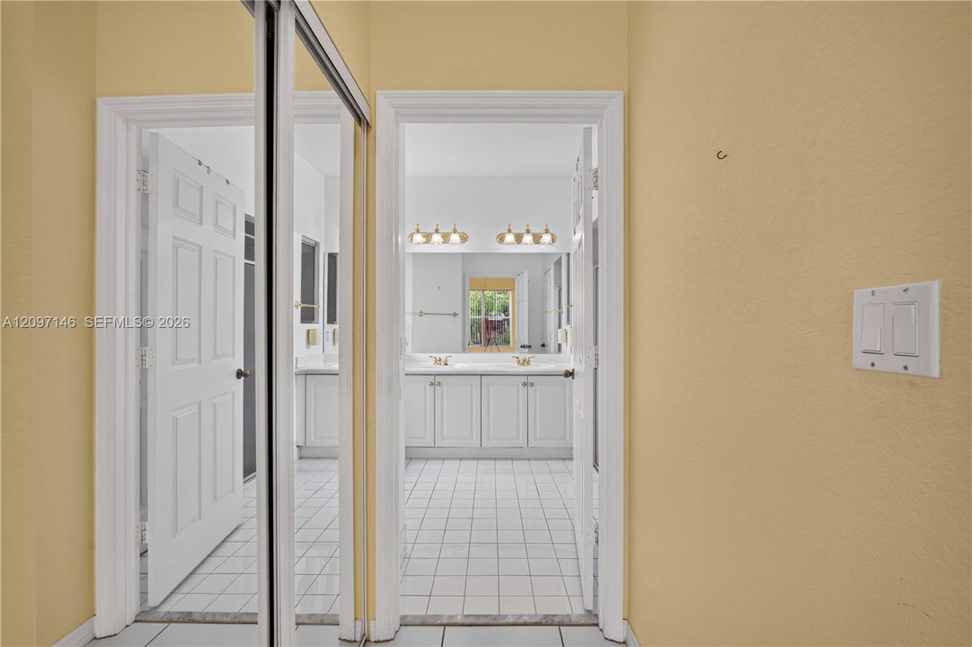 For Sale: $649,900 (4 beds, 2 baths, 1834 Square Feet)